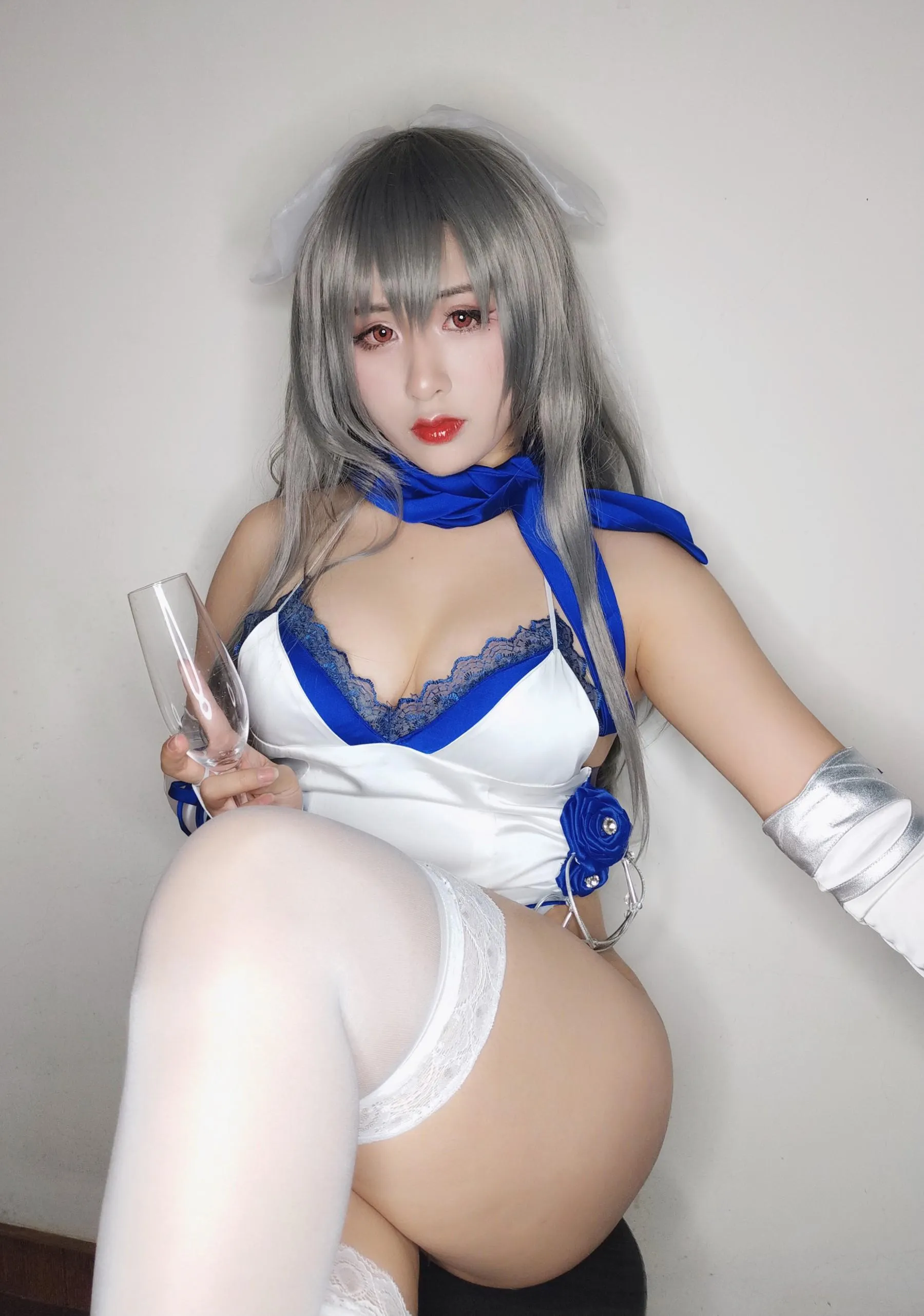 柘烟Zuken – NO.09 路易九世礼服自拍 [39P]插图5